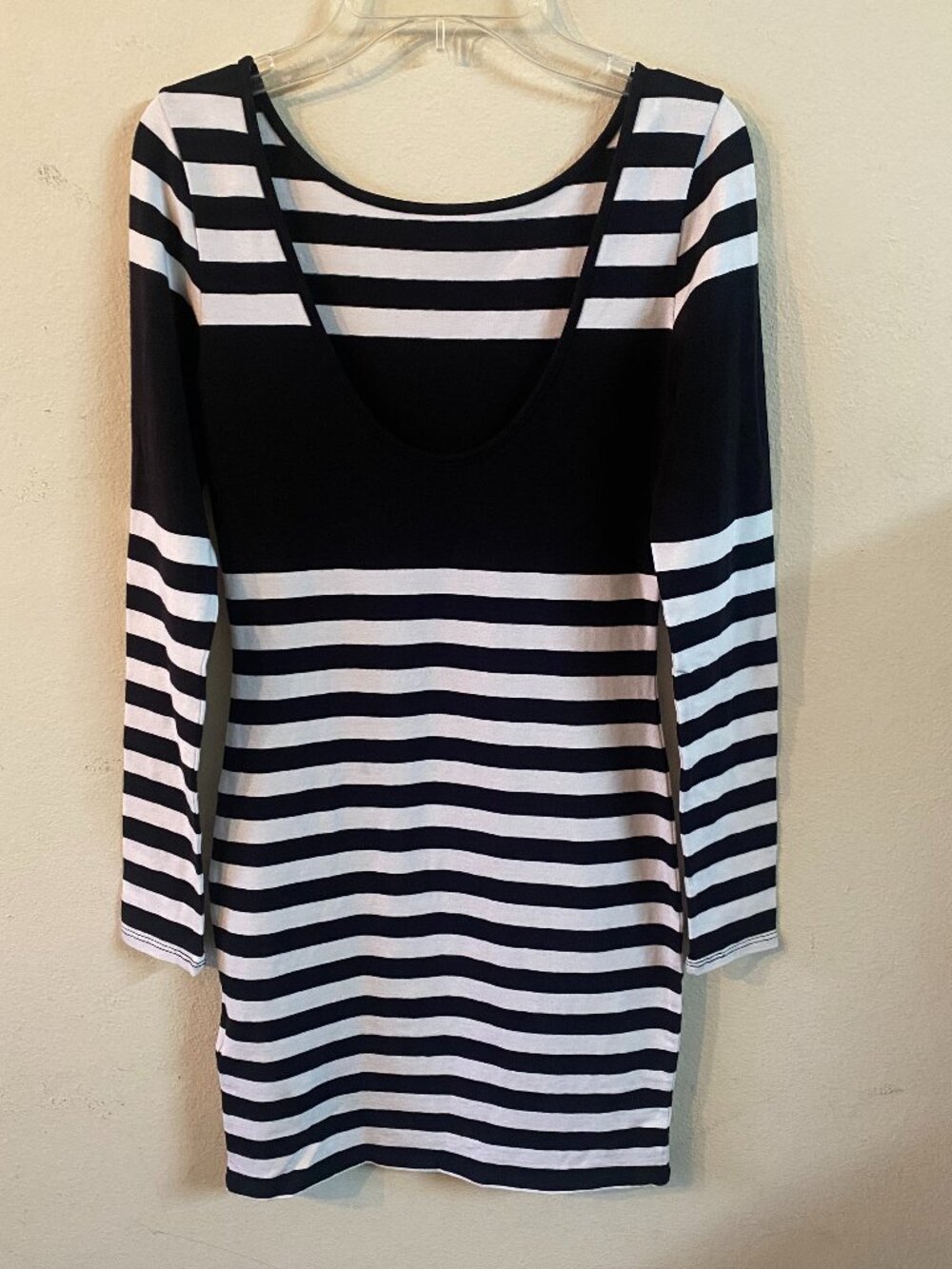 GUESS SMALL BLACK & WHITE STRIPED BODYCON SWEATER DRESS